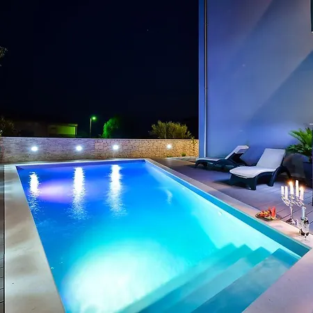 Sun Nikolina Apartman